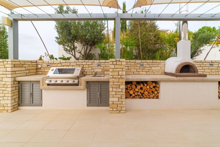 Image No.3-Villa de 4 chambres à vendre à Tsada