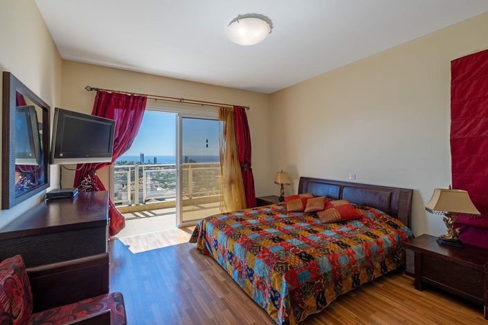 Image No.21-4 Bed House for sale