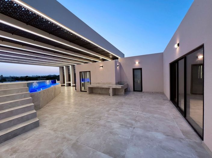 Image No.10-7 Bed Villa for sale