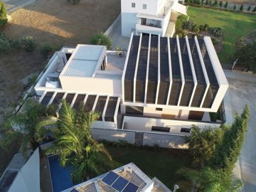 c94221ca-8d0b-4f6d-8714-9eecb3562eff