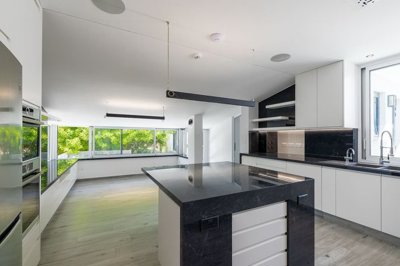 e507ea77-2060-49d9-98d6-8fbc584e12cb