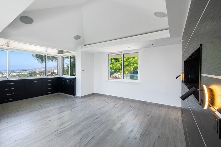 Image No.8-Maison de 5 chambres à vendre à Kissonerga