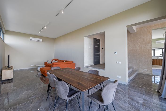 Image No.10-4 Bed Villa for sale