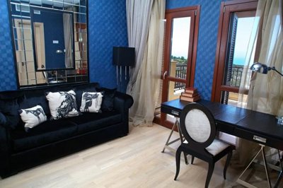 c0b08efb-fbf6-4814-bdb5-e00406b92f42