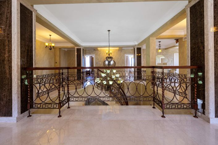 Image No.15-8 Bed Villa for sale