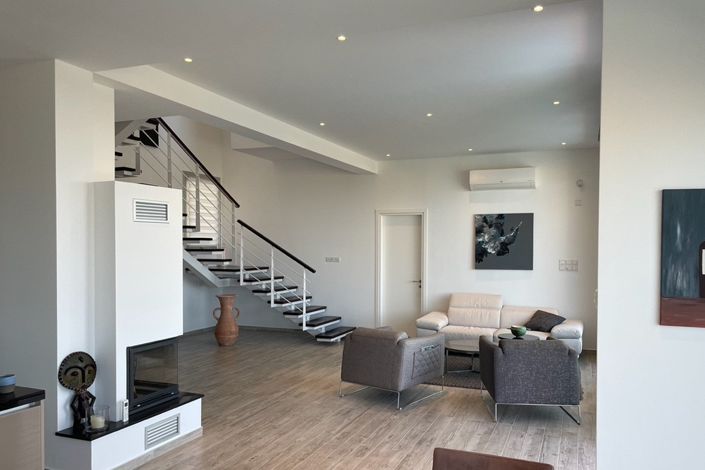 Image No.5-3 Bed House for sale