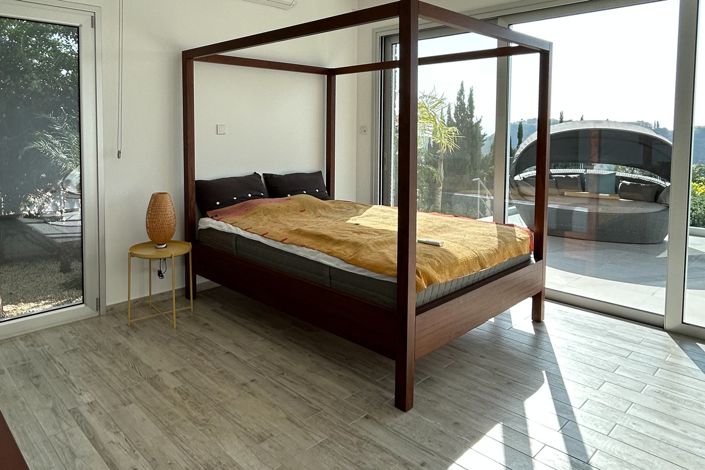 Image No.8-3 Bed House for sale