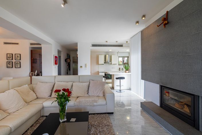 Image No.8-4 Bed Villa for sale