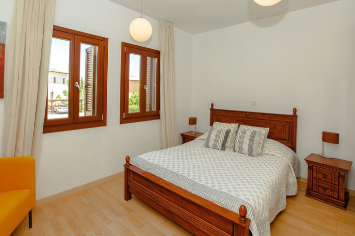 Image No.15-3 Bed House for sale