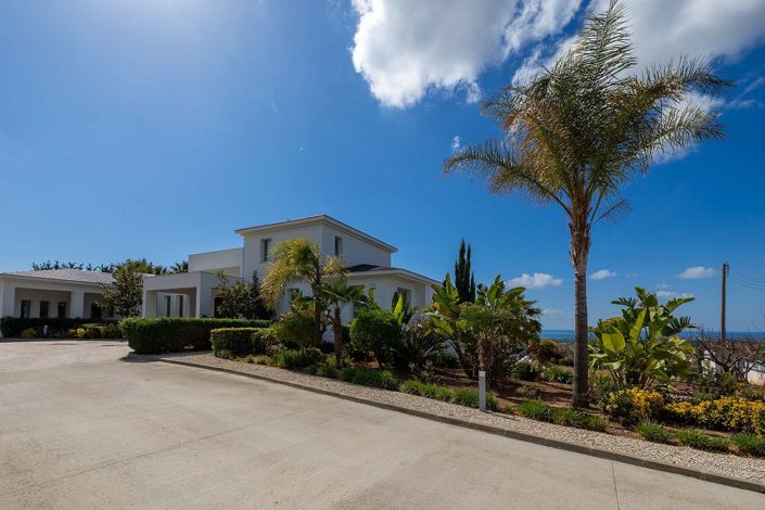 Image No.5-8 Bed Villa for sale