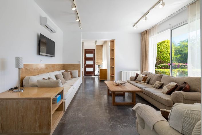 Image No.15-4 Bed House for sale