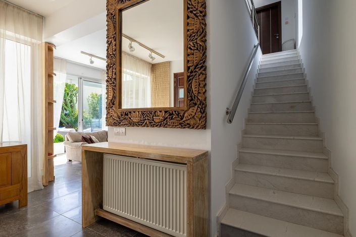 Image No.18-4 Bed House for sale