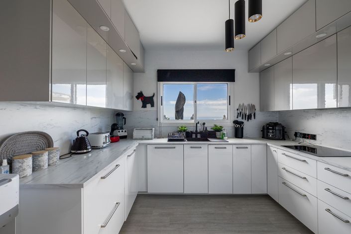 Image No.9-4 Bed House for sale