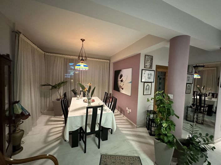 Image No.17-4 Bed House for sale