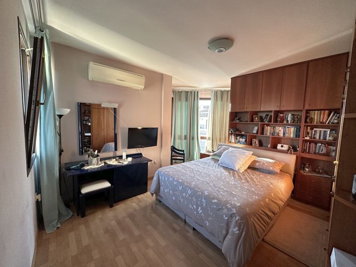 Image No.18-4 Bed House for sale