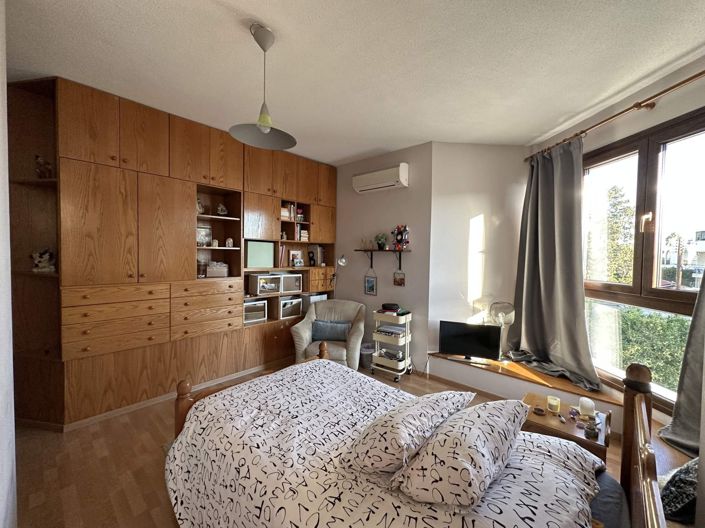 Image No.20-4 Bed House for sale