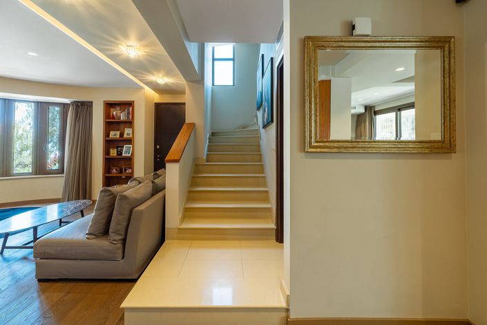 Image No.10-6 Bed House for sale