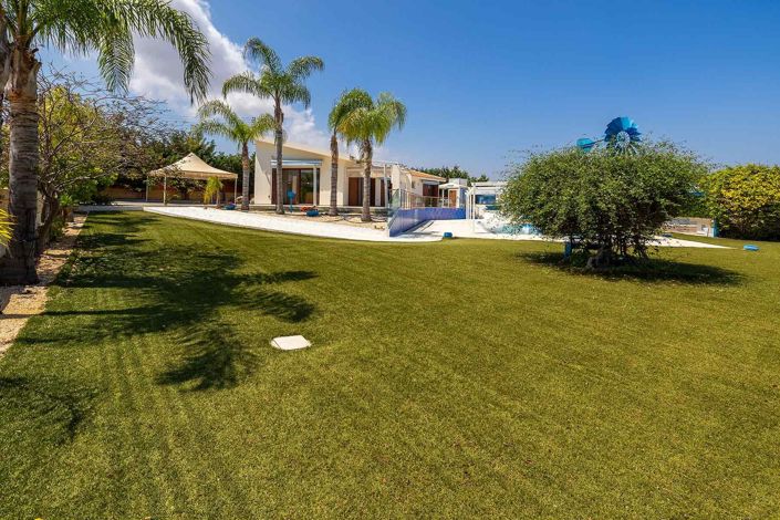 Image No.10-4 Bed Bungalow for sale