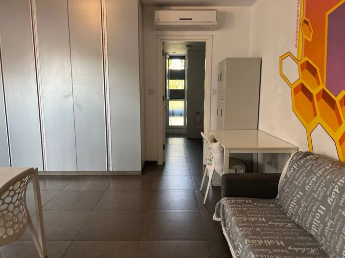 Image No.10-4 Bed Commercial for sale