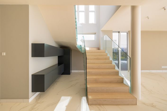 Image No.10-5 Bed House for sale