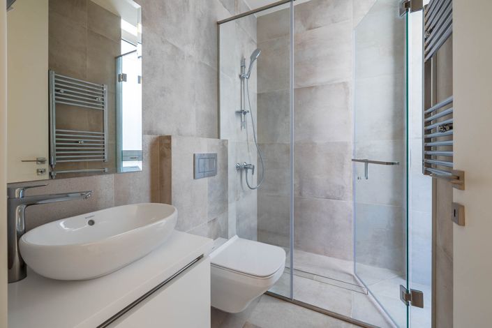 Image No.15-5 Bed House for sale