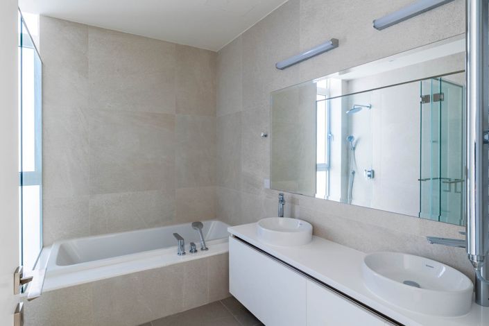 Image No.17-5 Bed House for sale