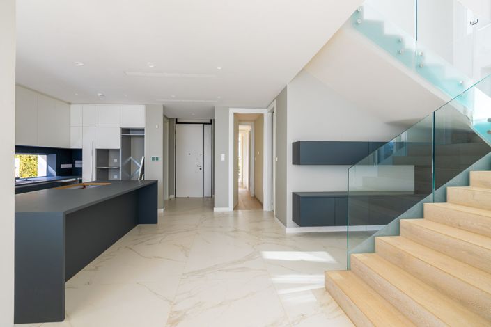 Image No.6-5 Bed House for sale