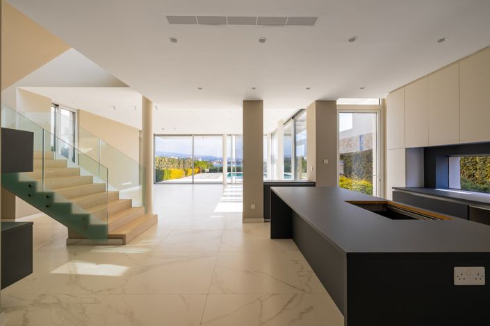 Image No.7-5 Bed House for sale