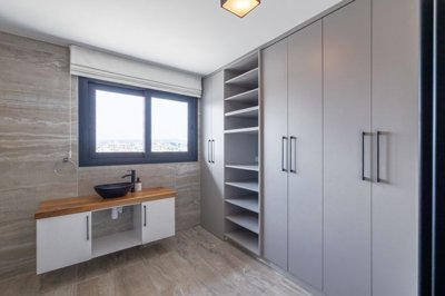 83dca77b-f97b-4f26-bc34-bd06eb229271