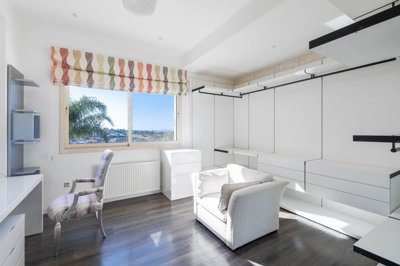 8c196e79-30ed-450e-bf49-aabff9887cb3