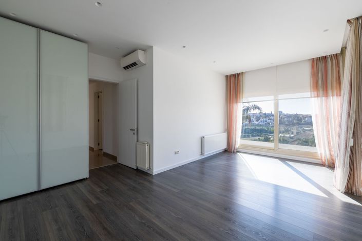 Image No.17-Villa de 5 chambres à vendre à Germasogeia