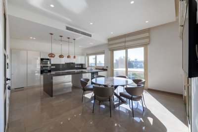 bd4dd180-4ca9-4abb-9547-0e3253bd2b28