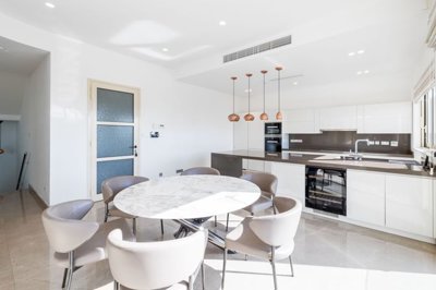 458e5ef2-633c-445c-a396-7cc4e2e22108