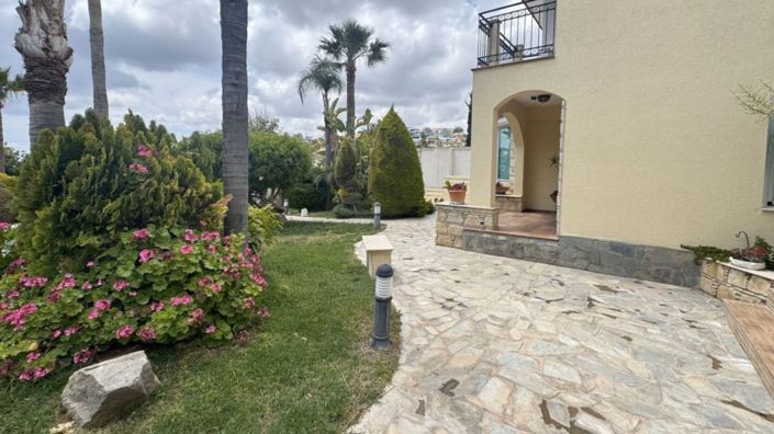 Image No.8-Villa de 4 chambres à vendre à Agios Athanasios