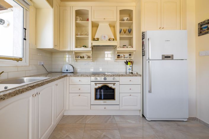 Image No.10-3 Bed House for sale