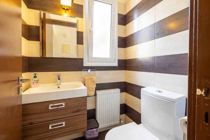 Image No.13-3 Bed House for sale