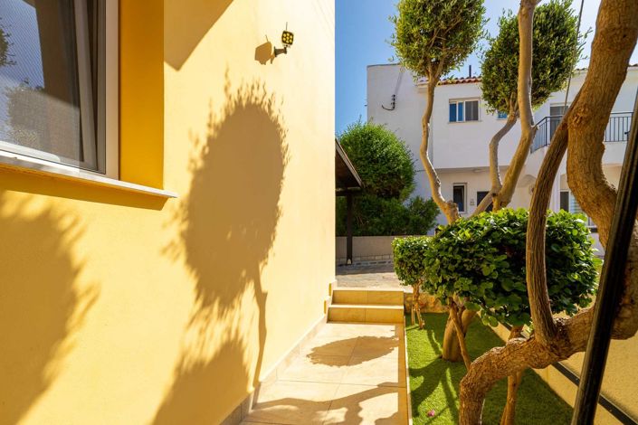 Image No.24-3 Bed House for sale