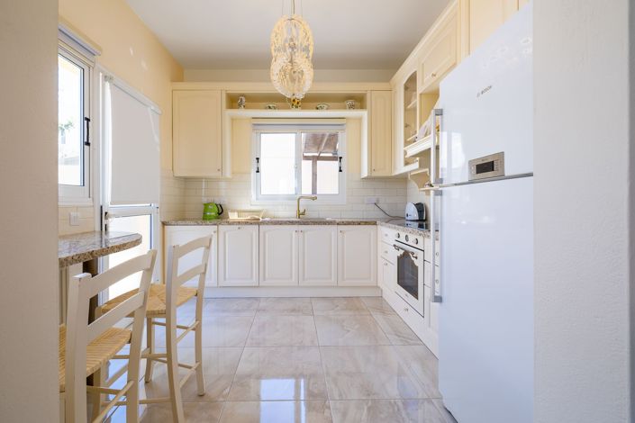 Image No.8-3 Bed House for sale