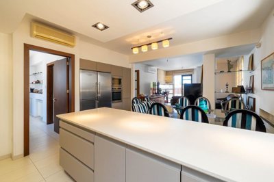 8a6cbc92-4870-48a0-ba07-1a892d52975a