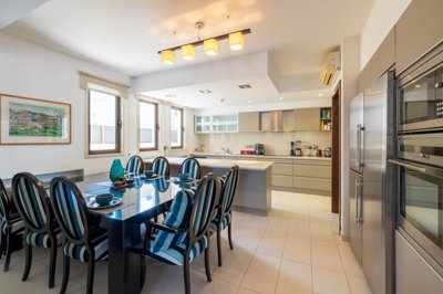 665ac394-bd39-421f-af4d-f5b02e898144