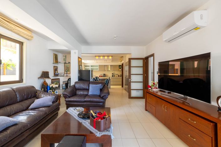 Image No.14-4 Bed House for sale