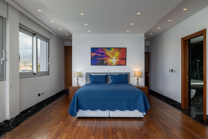 Image No.18-7 Bed Villa for sale