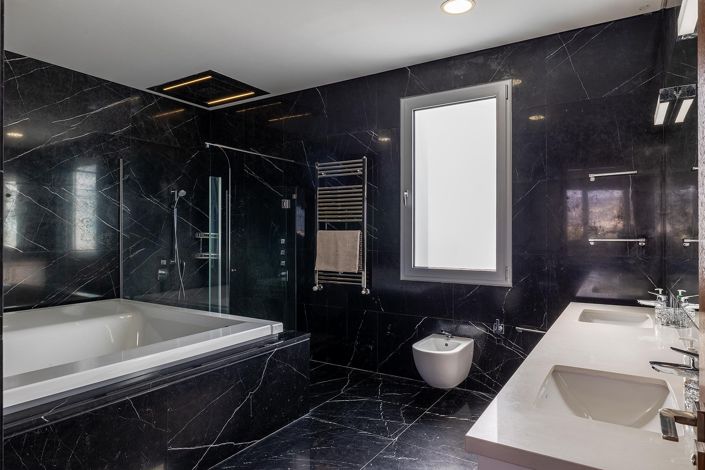 Image No.19-7 Bed Villa for sale