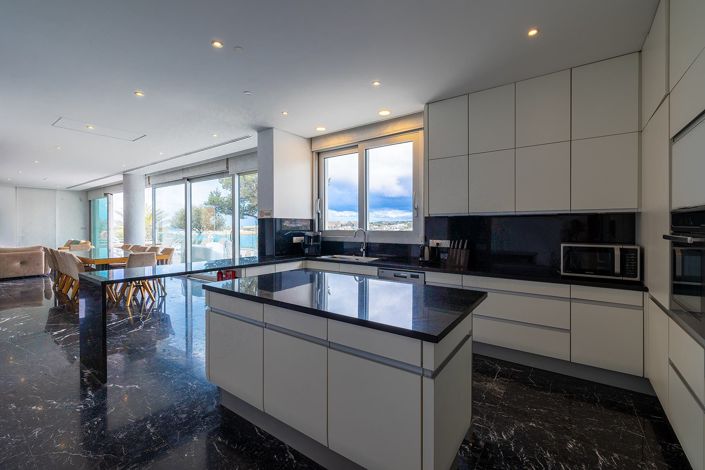 Image No.7-7 Bed Villa for sale