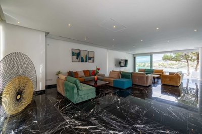 d0835b7c-f5b0-411b-b66a-d511f9337331