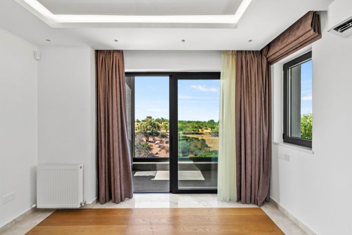 Image No.24-5 Bed Villa for sale