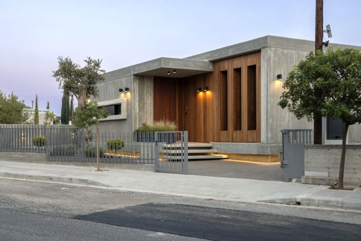 Image No.2-4 Bed House for sale