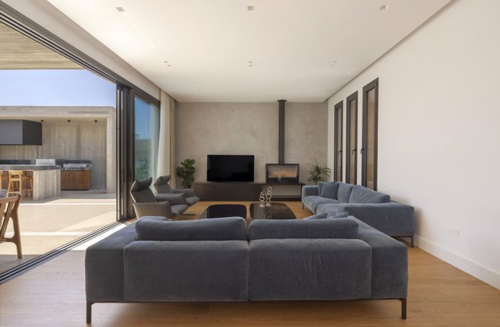 Image No.3-4 Bed House for sale