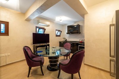 d9b63c1e-0a4d-42b8-a897-59771a5b4043