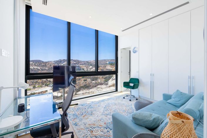 Image No.17-5 Bed House for sale